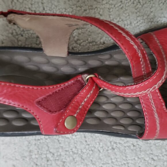 Privo by Clarks Merlot Bucky sandals - Size 8M - Picture 6 of 8